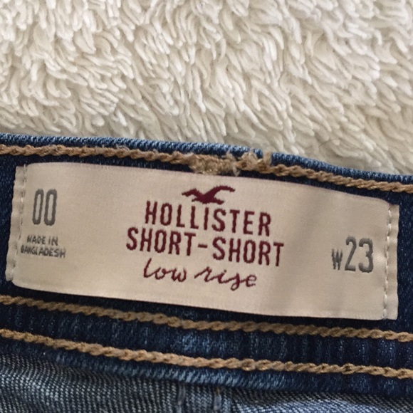 Hollister jeans shorts barely worn - Picture 3 of 3